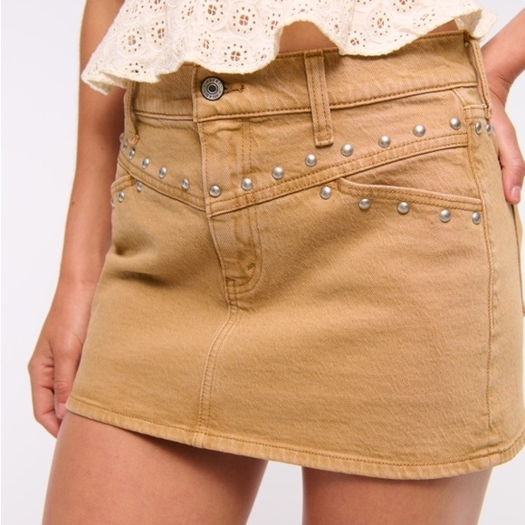 Abercrombie & Fitch Dresses & Skirts - Abercrombie & Fitch Curve Love Tan Studded‎ Mini Skirt